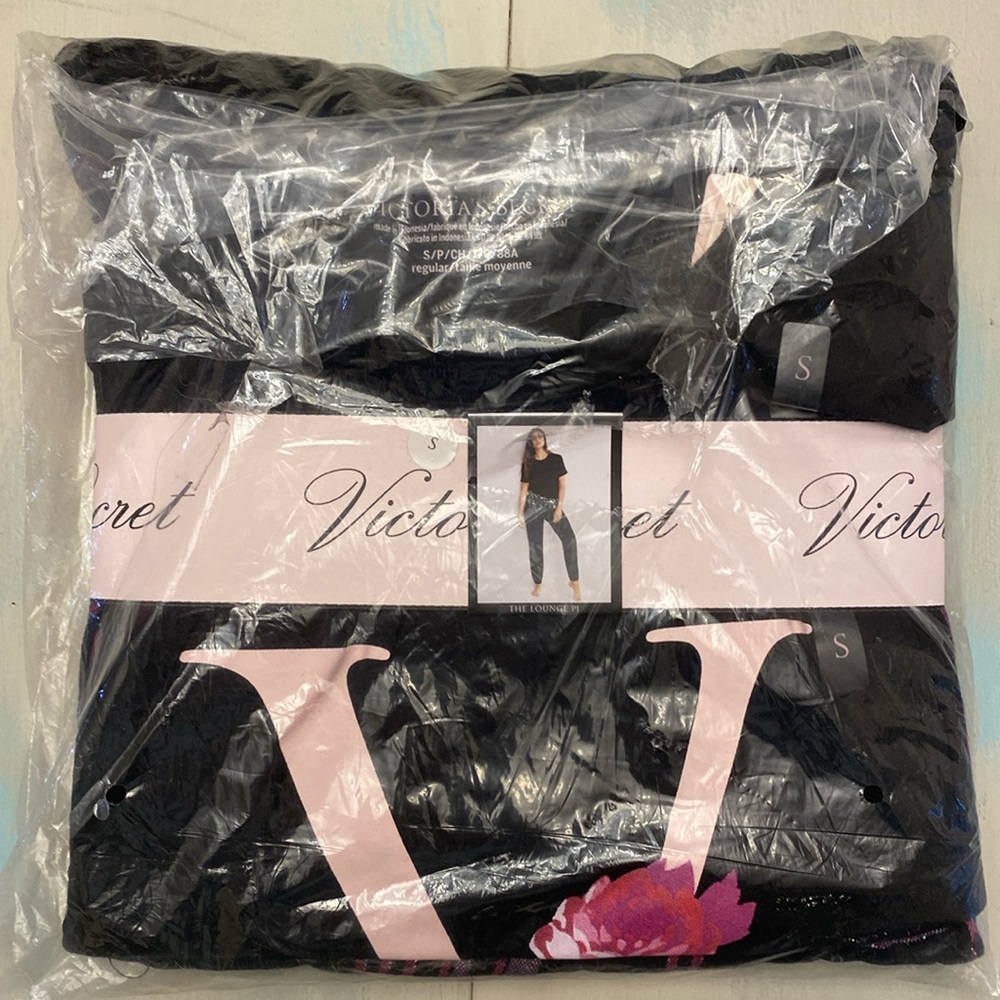 Victoria secret- two piece pajama set